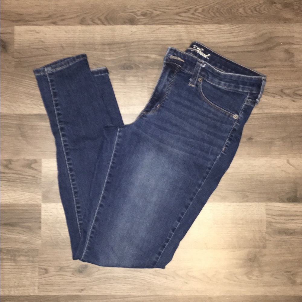 Universal Thread Skinny Jean- Dark wash